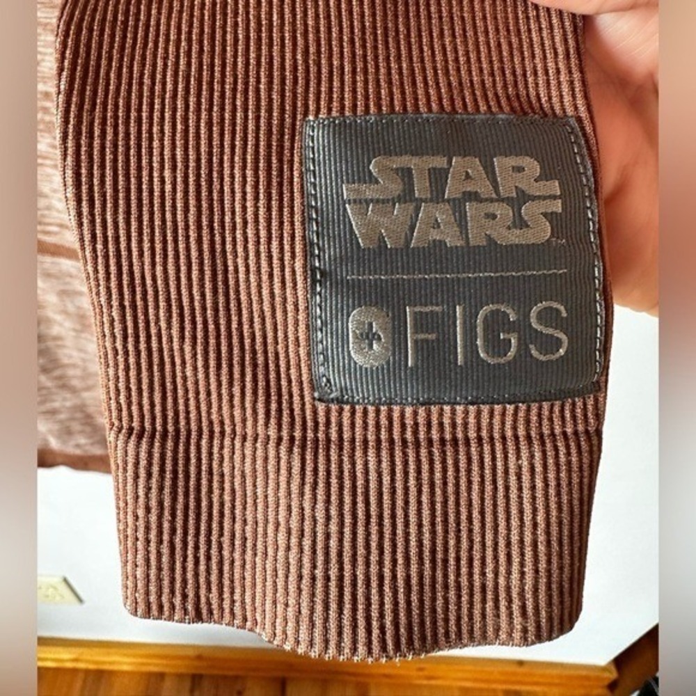 Figs x Star Wars Ortovox 230 Long Sleeve Women's Merino Wool Underscrub - Picture 5 of 5